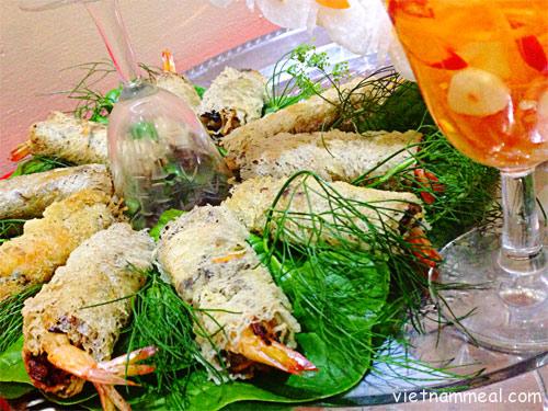 Recipe for Vietnamese crispy shrimp spring rolls 7